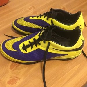 Hypervenom Phelon Indoor Soccer Cleats
